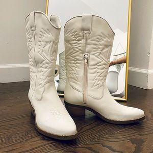 Steve Madden Hayward Boots, Size 8, White